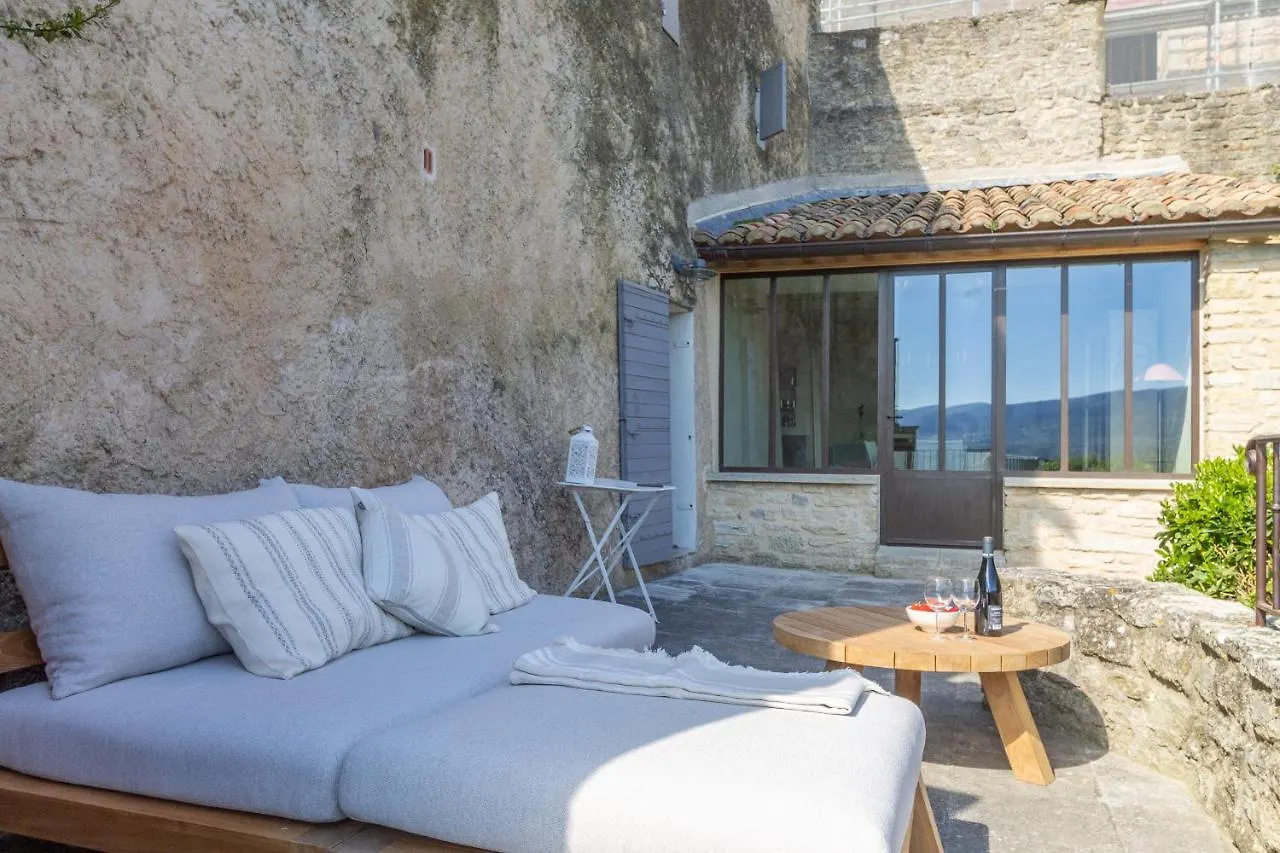 Maison Ventoux contacts